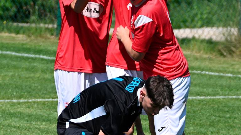 Združena nogometna ekipa Vesna Zarja pokrajinski prvak U16