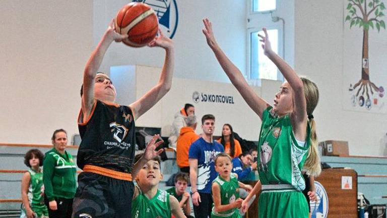 Pri Briščikih potekal mednarodni košarkarski turnir U11