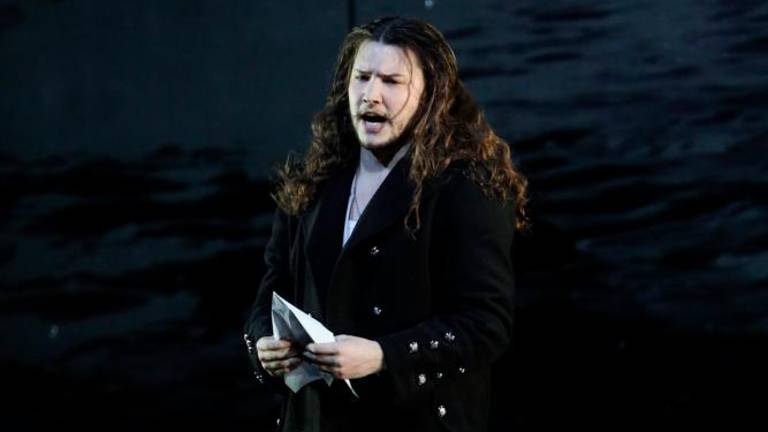 Zaživel lirični muzikal Besneče morje