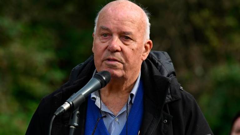 Uspel pohod po kraških pečinah in spomenikih