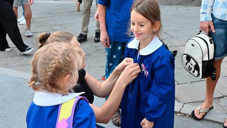 Šolski prag prestopili osnovnošolci in srednješolci (FOTO)