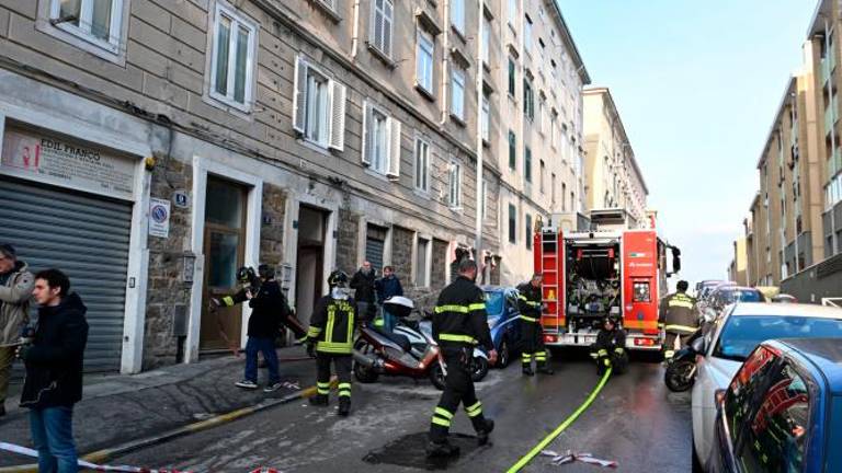 V Ulici Ponzanino v požaru umrl moški