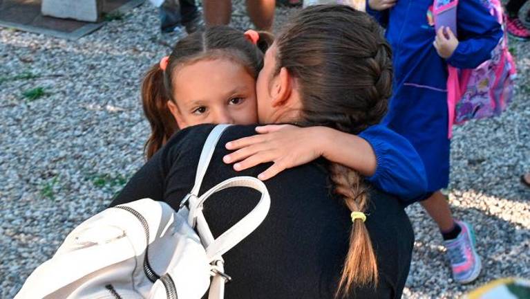 Šolski prag prestopili osnovnošolci in srednješolci (FOTO)