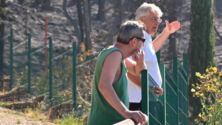 Kanader in helikopterji še na delu (foto in video)