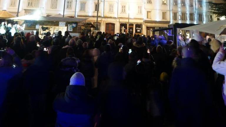 Preloženo silvestrovanje v Gorici množično in veselo (VIDEO)