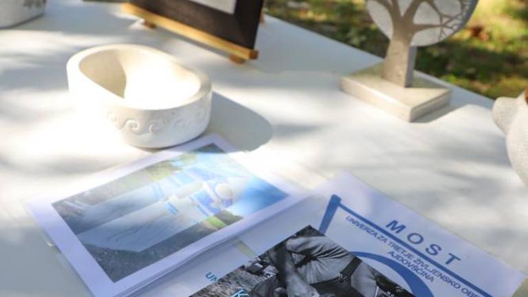 Trojni poklon društva Skultura čezmejnemu sodelovanju