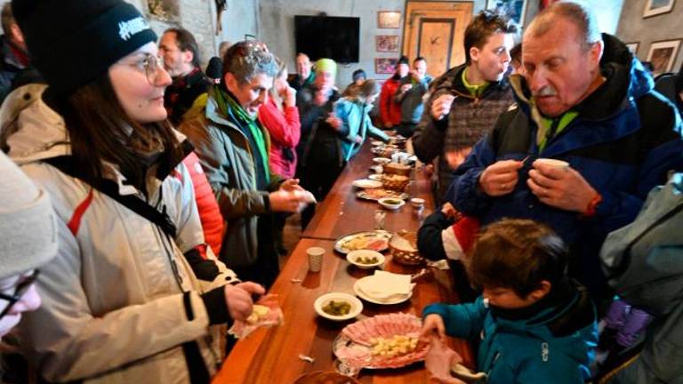 Povezali so poti, ki jih je prekinila meja