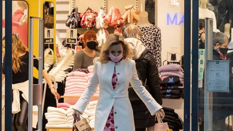 Nespodbuden začetek razprodaj v Trstu