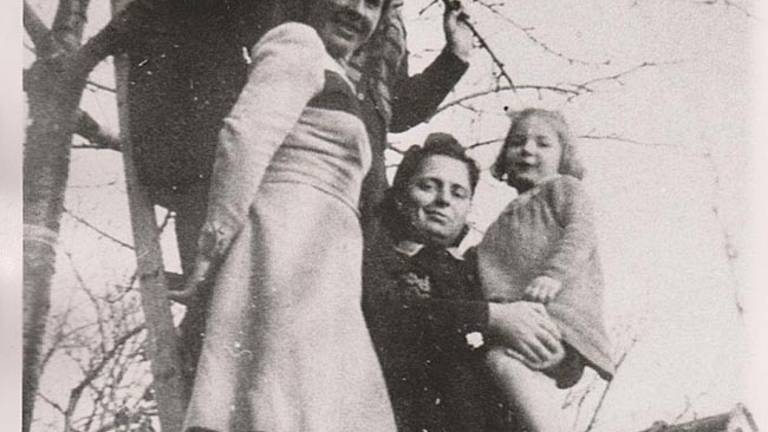 Pino je na tihem izbiral svoje ljudi ...