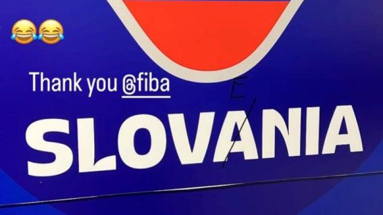 Na vratih slačilnice Slovenija postala »Slovania«