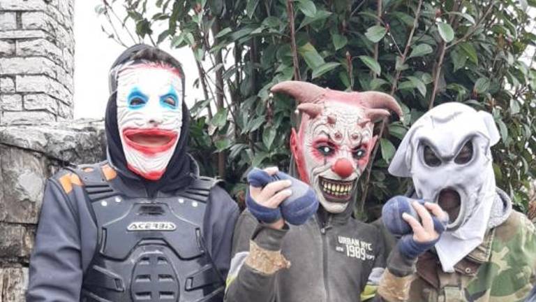 Na goriškem Krasu skrbno negujejo pustno dediščino (FOTO)