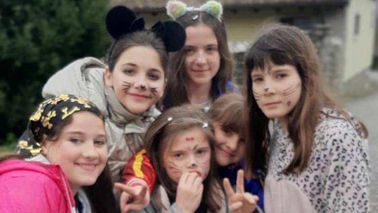 Na goriškem Krasu skrbno negujejo pustno dediščino (FOTO)