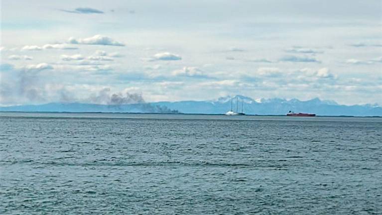 Silovit požar v Fiumicellu, na delu več gasilskih ekip in helikopterja