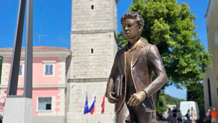 Kosovelovo leto ob sodelovanju ministrstva za kulturo s številnimi prireditvami