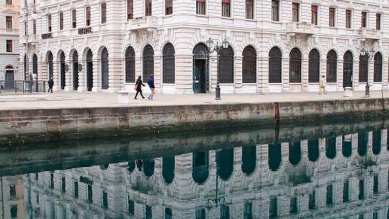 Tržaške ulice povsem samevajo