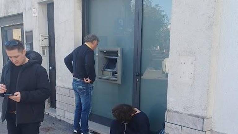 Proseški bankomat spet »deli« denar