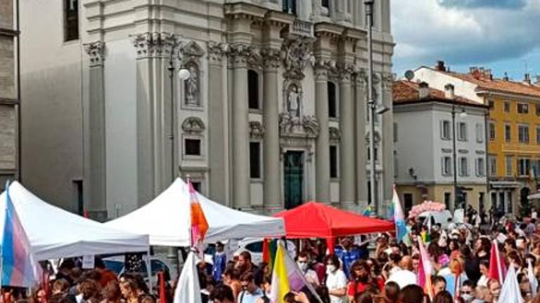 Čezmejna parada ponosa