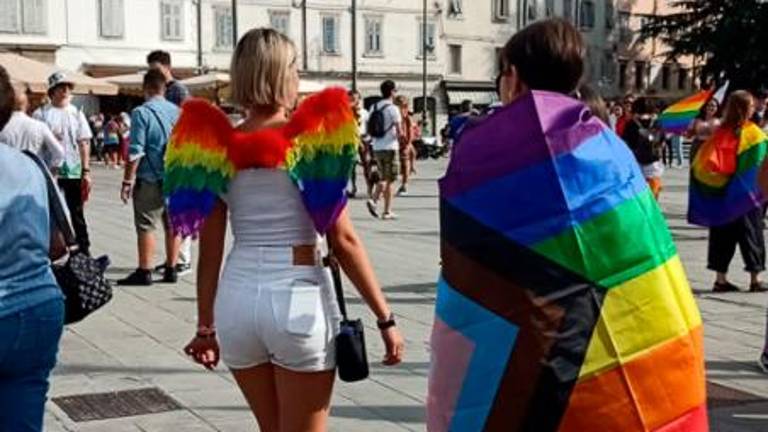 Čezmejna parada ponosa