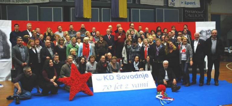 Povezani s tradicijo, v koraku s časom