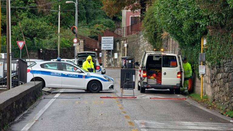 V Trstu poplave, zaprli Furlansko cesto, železniška postaja blokirana