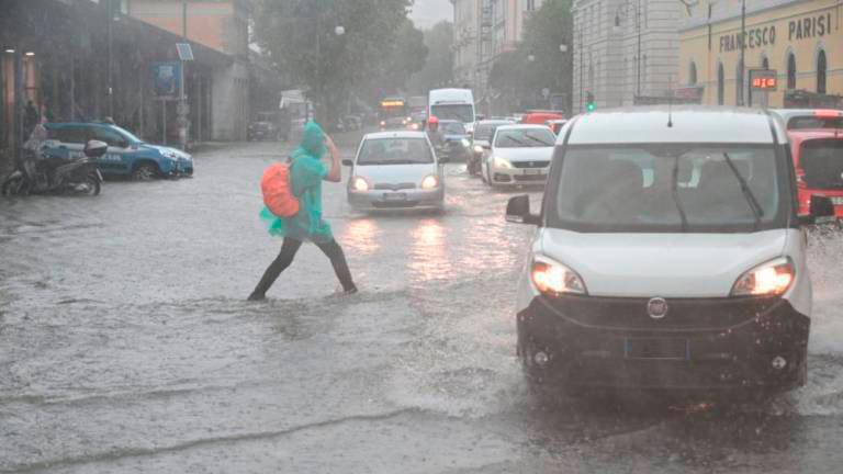 Oranžno Arsovo opozorilo zaradi močnih nalivov