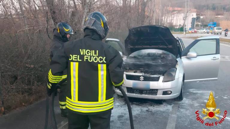 Zagorel avtomobil v Štramarju