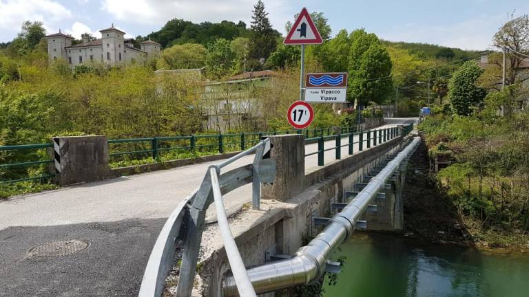 Most čez Vipavo spet odprt