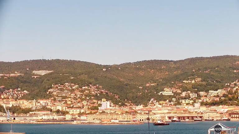 Na Tržaškem in Goriškem danes piha vroča in suha burja
