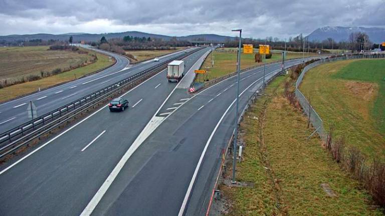 Primorska avtocesta zaprta v obe smeri med Kozino in Koprom