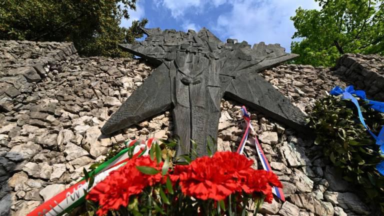 Knjiga o zgodovini kriškega spomenika