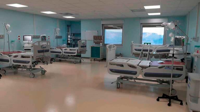 V bolnišnicah FJK naglo upada število covidnih bolnikov