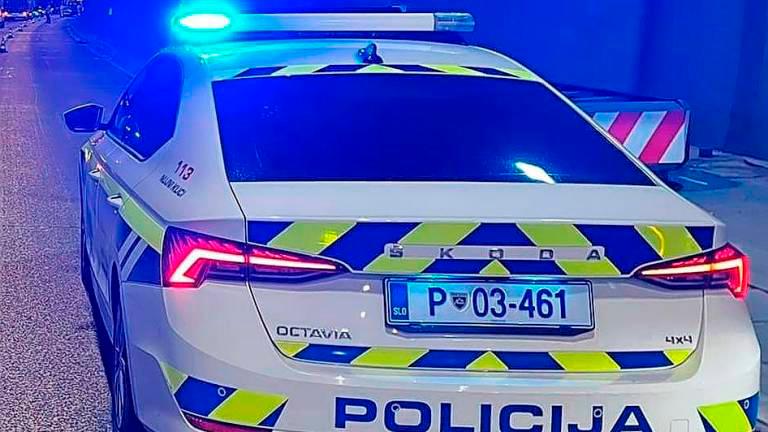 Opit voznik huje poškodoval pešca in odpeljal s kraja nesreče