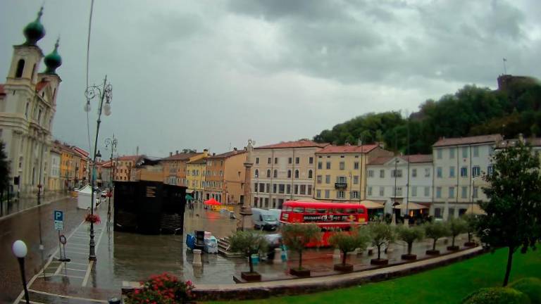 Pojavljale se bodo krajevne nevihte z nalivi