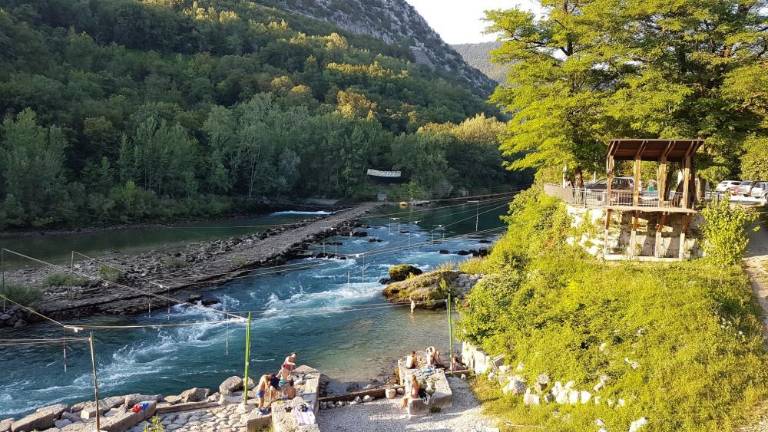 Iščejo rešitev za kopanje na Soči