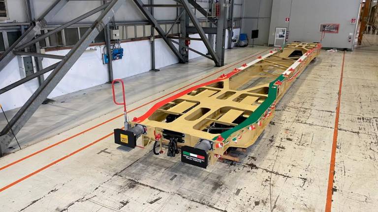 V tovarni vagonov se proizvodnja veča, čeprav težav ne manjka