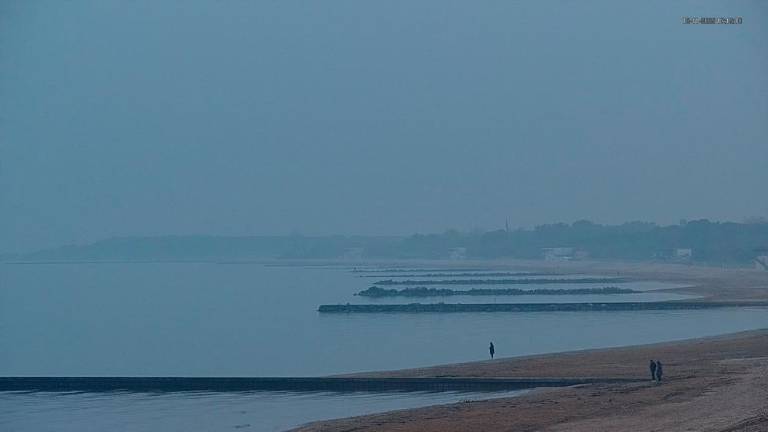 Sobota in nedelja bosta občasno deževni