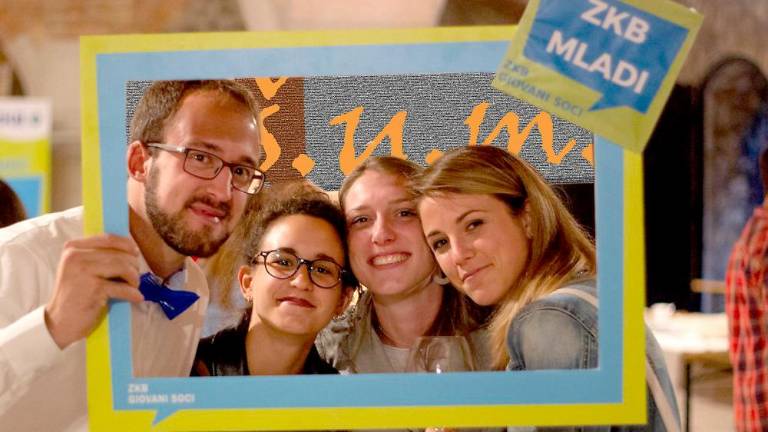 ZKB se približuje mladim