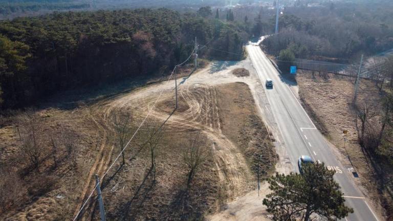 Manj slabih cest, več parkirnih mest