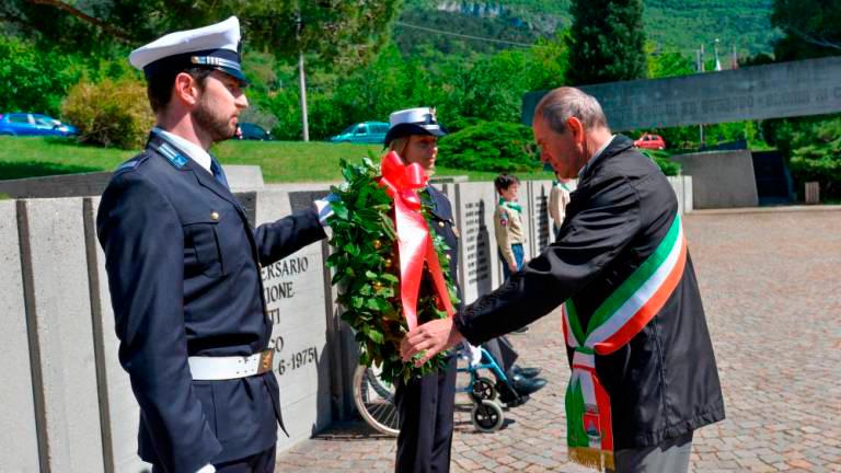 Polaganje vencev za počastitev padlih