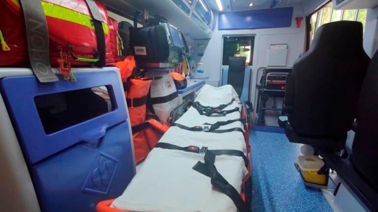 Pred nekdanjo dvorano Tripcovich avtomobil zbil kolesarja