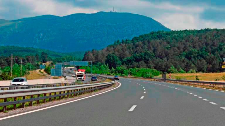 Zastoj na primorski avtocesti v smeri Ljubljane