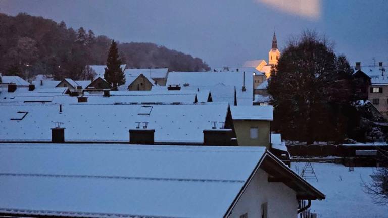 V Sloveniji prvi sneg tudi do nižin