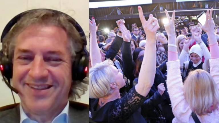 Golob razglasil zmago in prejel čestitke tekmeca Janeza Janše