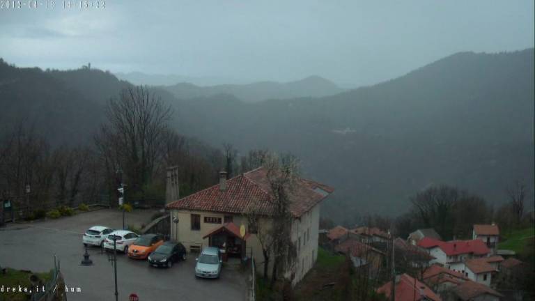 Čez dan že kar toplo, zato pa nastajajo krajevne nevihte
