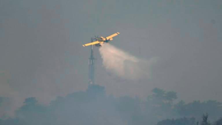 Air Tractor, ki je v ponedeljek v Portorožu pristal brez koles, ni dobil hujših poškodb