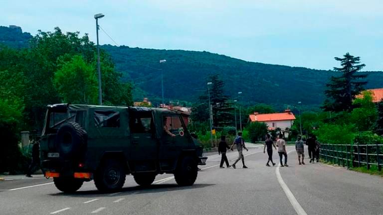 Ustavili 110 migrantov