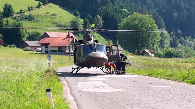 Na Bohinjskem po strmoglavljenju umrl jadralni padalec