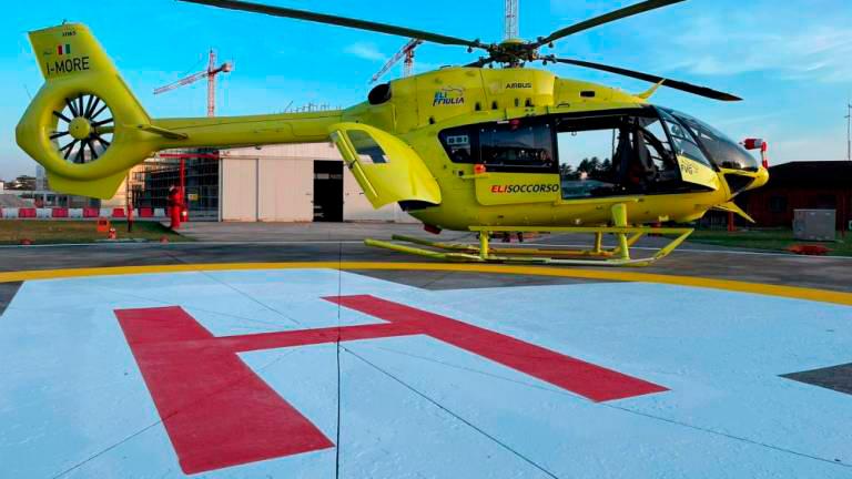 Pri Madonini kombi podrl kolesarja