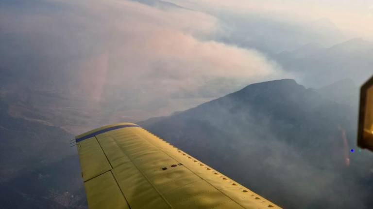 Požar na hribu Amariana bodo gasili tudi trije slovenski air tractorji