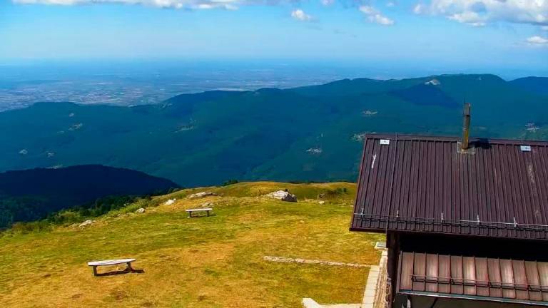 V gorah je ponoči zeblo, dan bo ob suhem zraku povsod čudovit